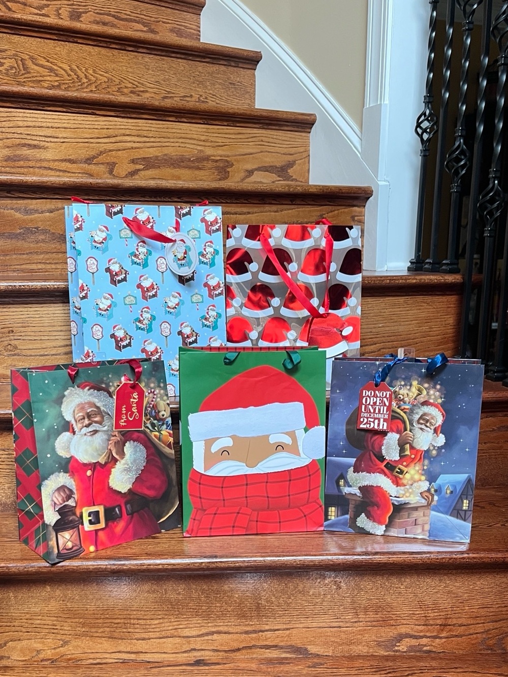 5 African American Santa Themed Holiday Christmas Gift Bags